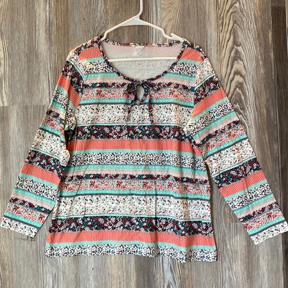 No name long sleeve top, size 12
